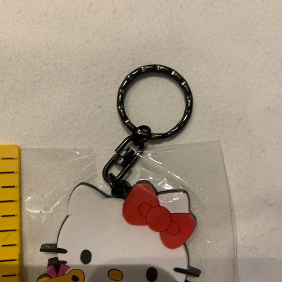 Vintage 1994 Hello Kitty Rubber Keychain - Picture 3 of 6